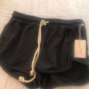 Universal thread shorts